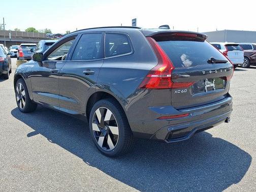 2025 Volvo XC60 Plug-In Hybrid T8 Plus