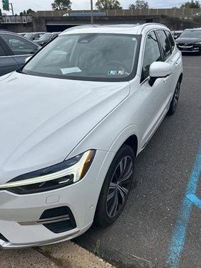 2023 Volvo XC60 B5 Ultimate Bright Theme