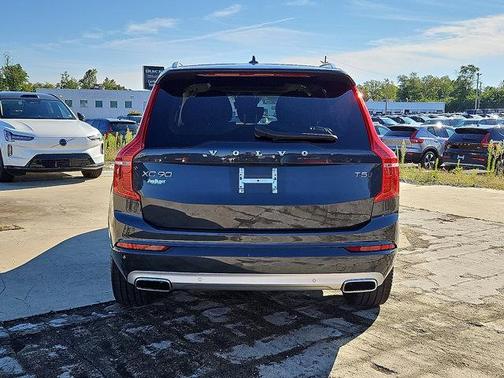 2021 Volvo XC90 T5 Momentum 7 Passenger