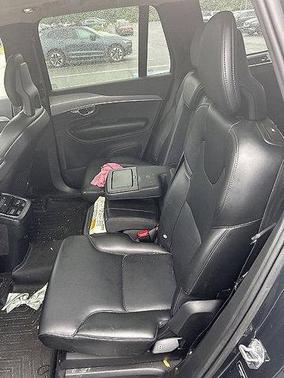 2021 Volvo XC90 T5 Momentum 7 Passenger