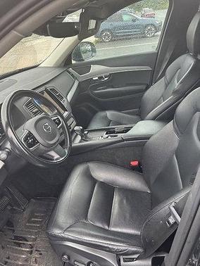 2021 Volvo XC90 T5 Momentum 7 Passenger