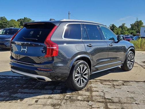 2021 Volvo XC90 T5 Momentum 7 Passenger