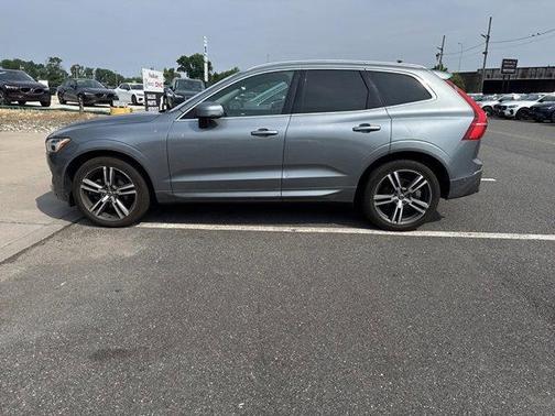 2018 Volvo XC60 T5 Momentum