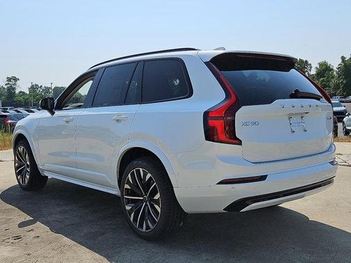 2026 Volvo XC90 B6 Ultra Dark Theme 6-Seater