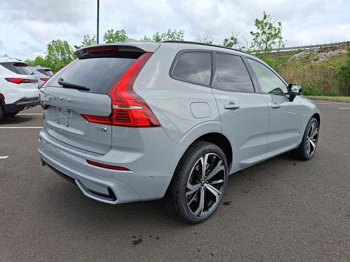 2025 Volvo XC60 Plug-In Hybrid T8 Ultra