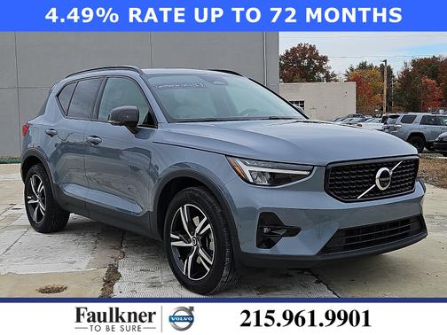 2023 Volvo XC40 B5 AWD Plus Dark
