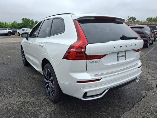 2025 Volvo XC60 B5 Plus