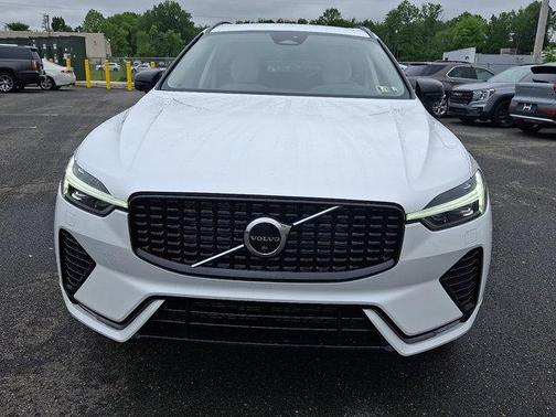 2025 Volvo XC60 B5 Plus