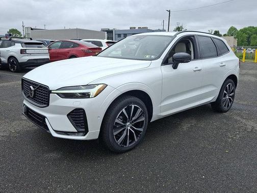 2025 Volvo XC60 B5 Plus