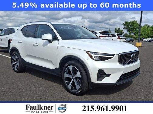 2025 Volvo XC40 B5 Plus Bright Theme