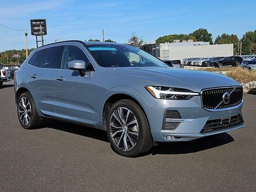 2022 Volvo XC60 B5 AWD Momentum