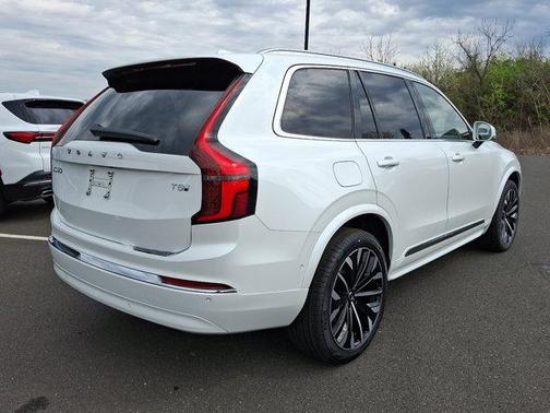 2025 Volvo XC90 Plug-In Hybrid T8 Ultra 7-Seater