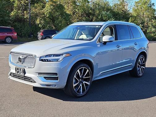 2024 Volvo XC90 B6 Ultimate Bright 6-Seater