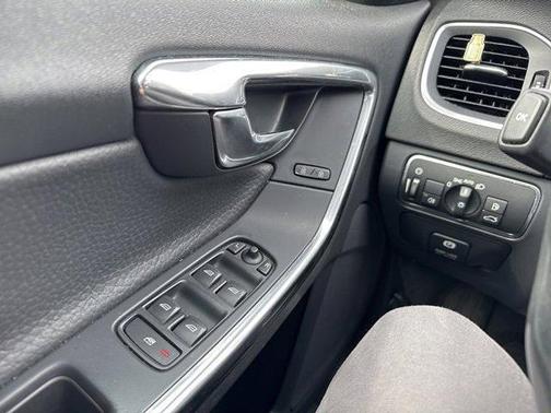 2014 Volvo S60 T5 Premier