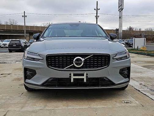 2024 Volvo S60 Plus
