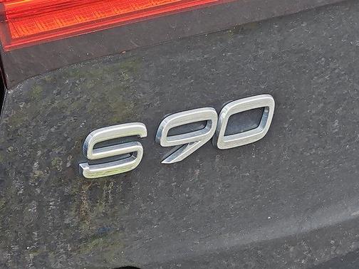 2023 Volvo S90 B6 Plus