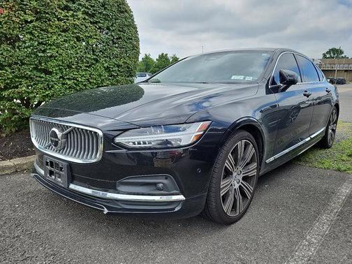 2023 Volvo S90 B6 Plus