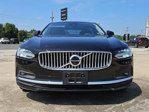 2023 Volvo S90 B6 Plus