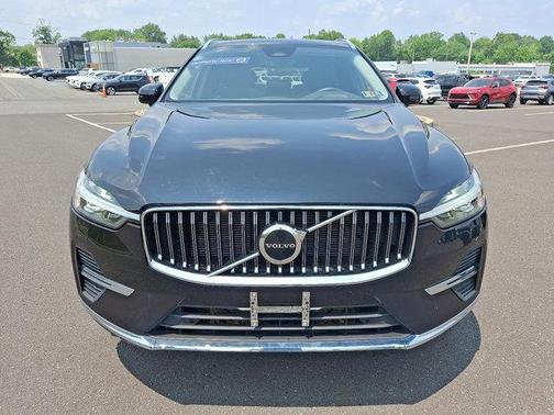2022 Volvo XC60 B6 Inscription