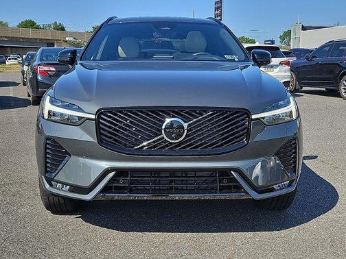 2026 Volvo XC60 PLUS