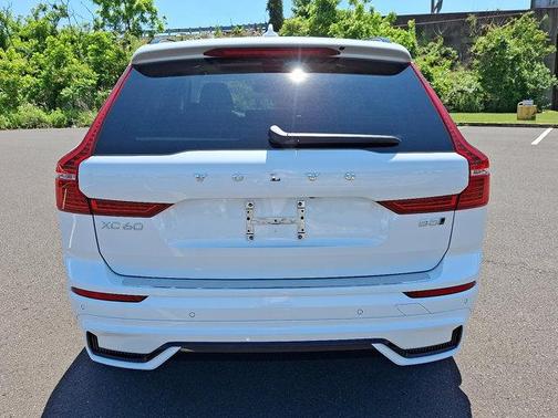 2025 Volvo XC60 B5 Ultra