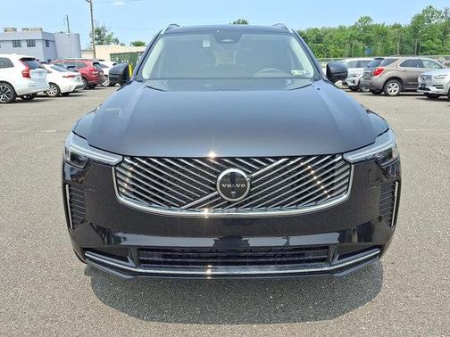 2025 Volvo XC90 B6 Plus 7-Seater