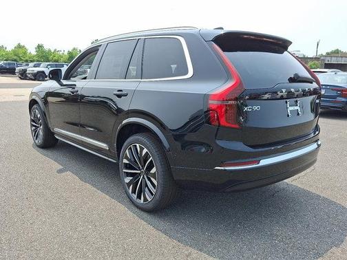 2025 Volvo XC90 B6 Plus 7-Seater