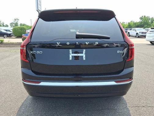 2025 Volvo XC90 B6 Plus 7-Seater