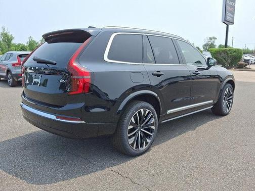2025 Volvo XC90 B6 Plus 7-Seater