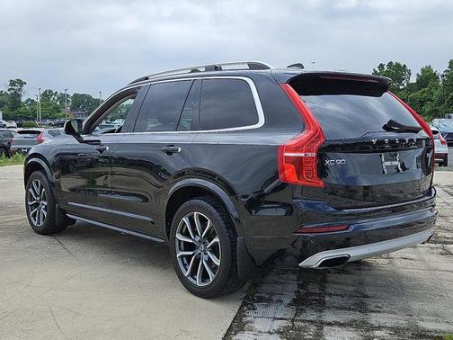 2019 Volvo XC90 T6 Momentum