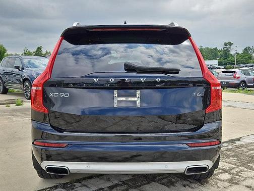 2019 Volvo XC90 T6 Momentum