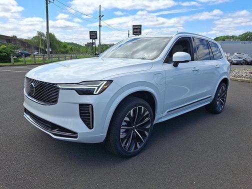 2025 Volvo XC90 Plug-In Hybrid T8 Core 7-Seater