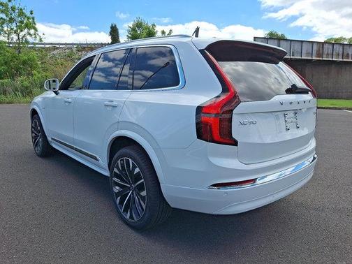 2025 Volvo XC90 Plug-In Hybrid T8 Core 7-Seater