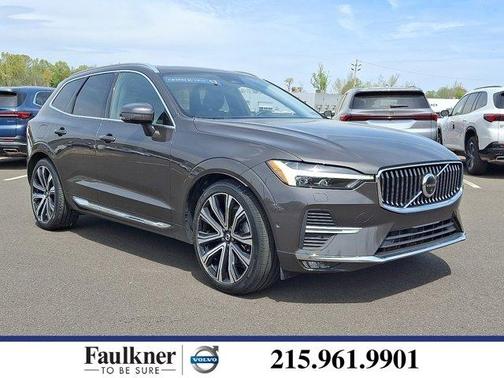 2023 Volvo XC60 B5 Ultimate Bright Theme