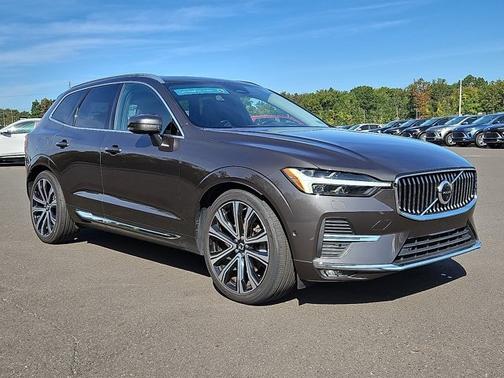 2023 Volvo XC60 B5 AWD Ultimate Bright