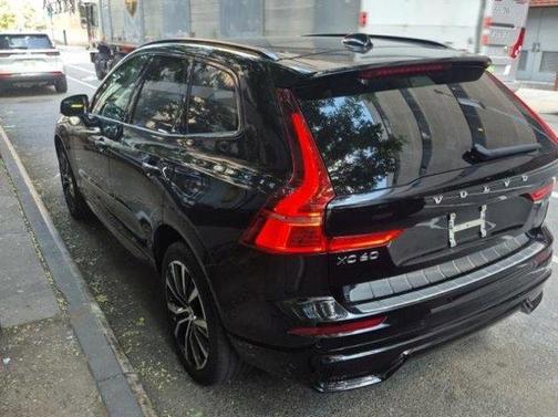 2023 Volvo XC60 B5 Plus Dark Theme