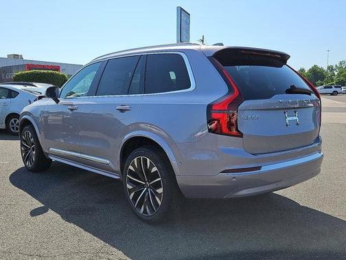 2026 Volvo XC90 PLUS