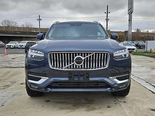 2022 Volvo XC90 T6 AWD Inscription 6 Seater