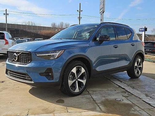 2023 Volvo XC40 Plus