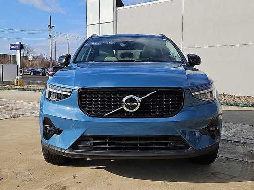 2023 Volvo XC40 Plus