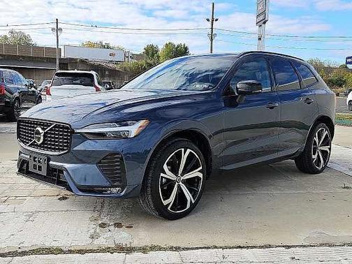 2024 Volvo XC60 B5 Ultimate Dark