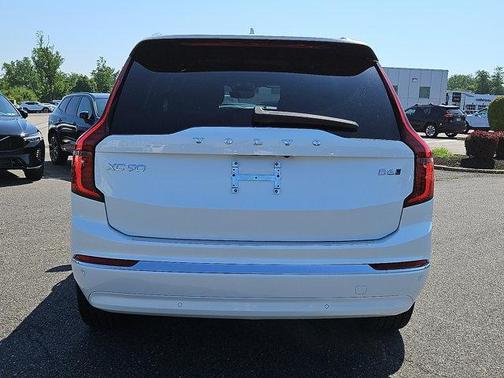 2026 Volvo XC90 PLUS