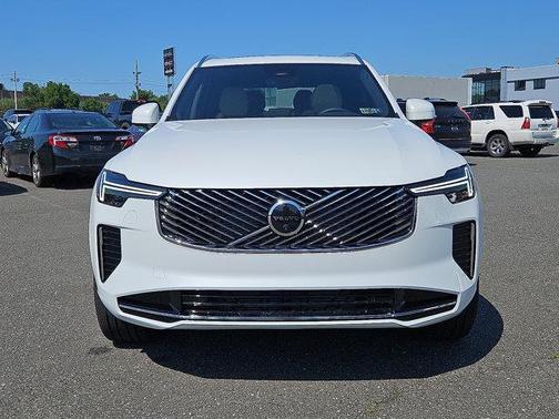 2026 Volvo XC90 PLUS