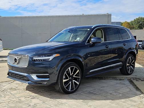 2024 Volvo XC90 B6 Ultimate Bright 6-Seater