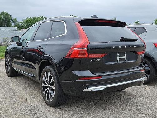 2023 Volvo XC60 B5 Plus Bright Theme