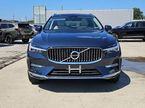 2023 Volvo XC60 B5 Plus Bright Theme