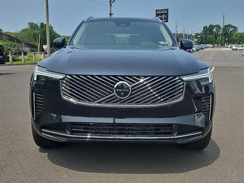 2025 Volvo XC90 B6 Plus 7-Seater