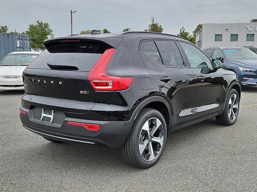 2026 Volvo XC40 B5 Plus