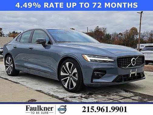 2022 Volvo S60 B5 AWD Momentum