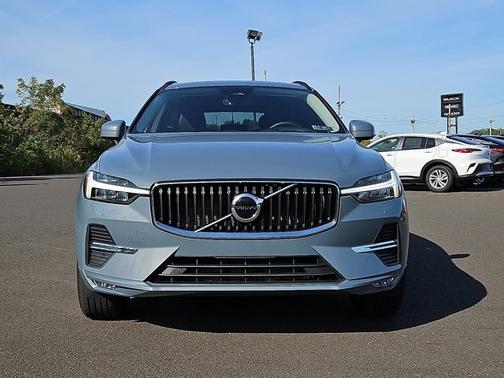 2022 Volvo XC60 B5 AWD Momentum